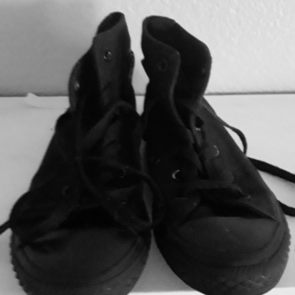 Converse All Star Shoes - Picture 1 of 4